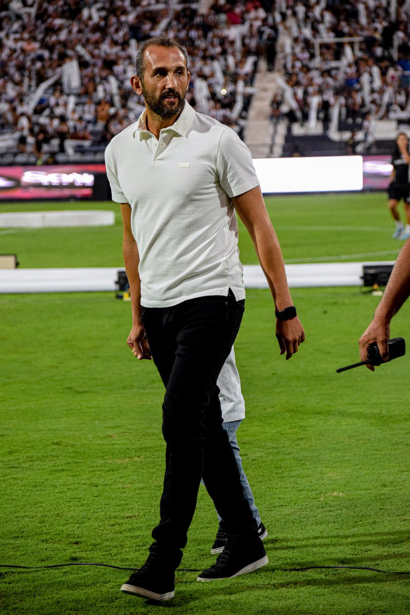 El pirata, como es costumbre, presente apoyando a las íntimas. <a href="/Hernanbarcos/">Hernán Barcos</a> 

📸/ <a href="/EraIndirecto/">ERA INDIRECTO</a>