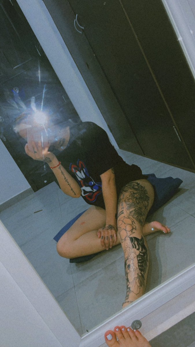 g_gln16's tweet photo. 🤍🖤 https://t.co/kyI4a1M3uC