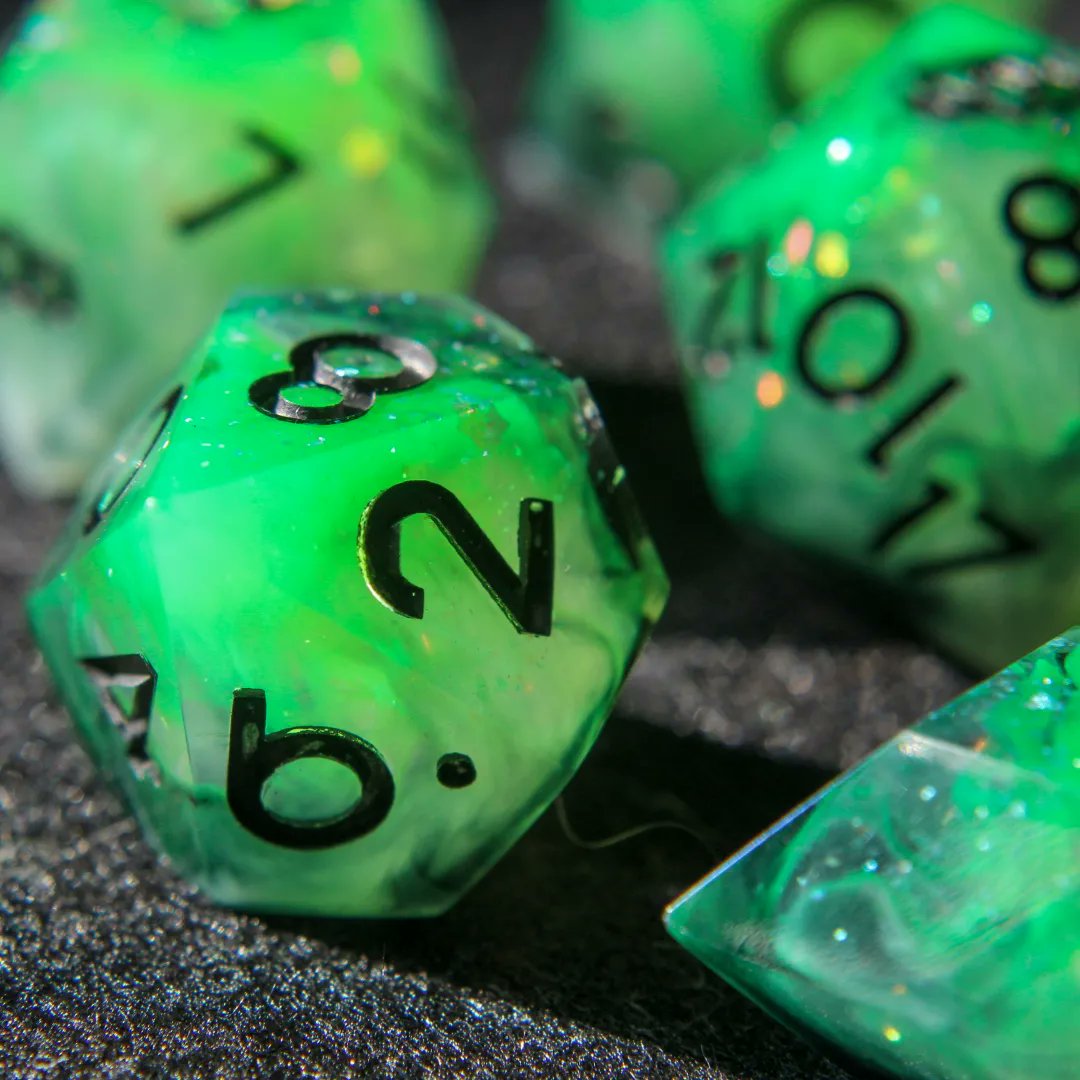 Toxic ☣️
Whops I just love green and green dice so here's the set that I would like to keep but I cannot.
#handmadedice #dicemaker #dnd5e #Pathfinder2e #ttrpg #dice
