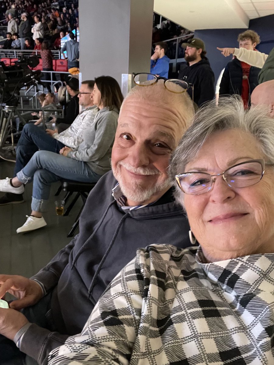 VictoriaExit7's tweet image. #mmselfie #Smithsinthehouse