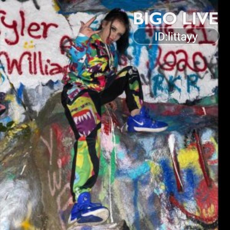 AMSOILDEALERCA's tweet photo. Come and see LittæyKittæyShow streaming live on #BIGOLIVE and make new friends!  https://t.co/7uS8GM7loQ https://t.co/upN4g9vK0P
