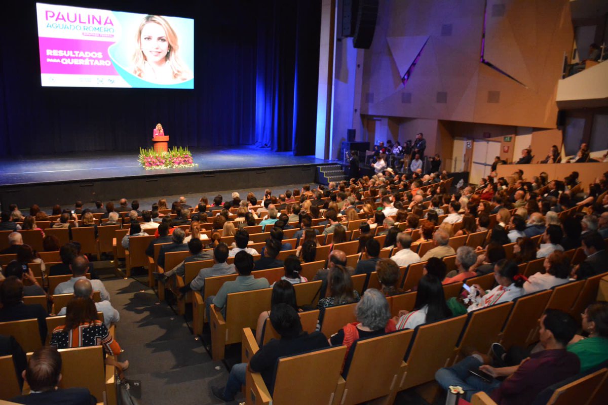 amiqro_oficial's tweet photo. En representación de las #mipymes industriales, el presidente de #AMIQRO, José Luis Cámara, escuchó el informe de actividades de la diputada por #Querétaro, @PaulinaAguado https://t.co/wMay85ZTla