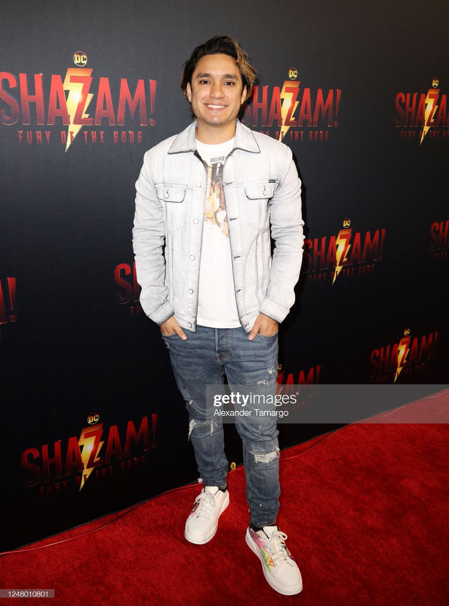 AndreSaintAlbin's tweet photo. I attended one of the Red Carpet’s for #ShazamFuryOfTheGods w/ a custom shirt created for @ShazamMovie by @JpSaintAlbin &amp; signed by @ZacharyLevi !! The movie was just as good as the first! A cameo that will be remembered + VFX that surpasses most tv shows/movies 8/10 #ShazamMovie https://t.co/2HGiHRAcRy