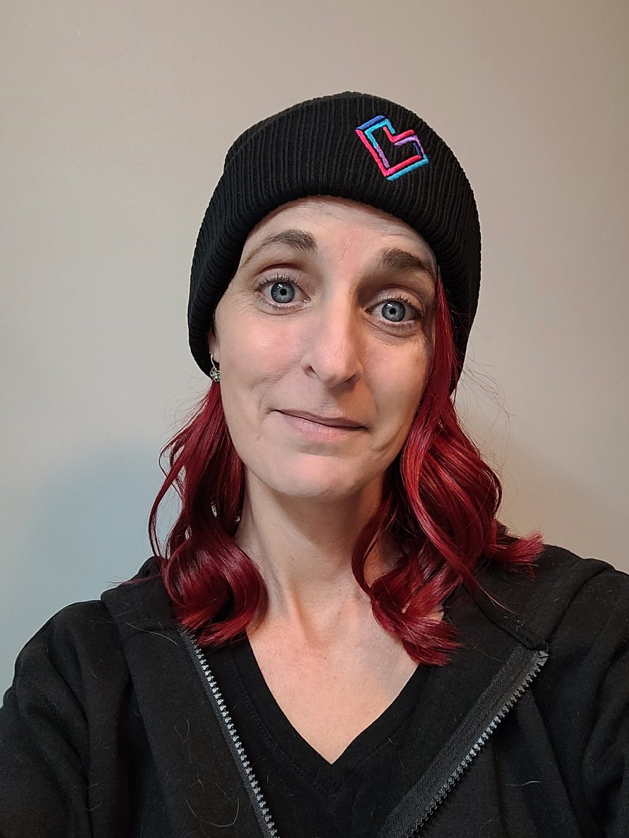 CandiceCanuck's tweet photo. Hair refresh, merch from @TacoExistential 
What a great day, possible random stream tonight

#Canadian #Over40Gamer #GamerMom #Twitch #SupportingStreamers https://t.co/bIgg6nlTbg