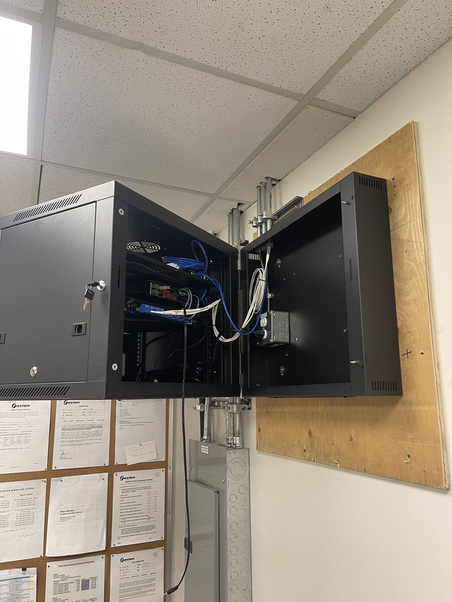 HelloNDS's tweet photo. Just finished a fun project for the lobbies of 2 Commercial Buildings including:
@Atlas_IED
✅ AZM4
✅ 10 FAP63T
✅ 8 FAP82T
@LeaProfessional
✅ Connect 354
Sounds great, works perfectly! https://t.co/ucATNbbnfC