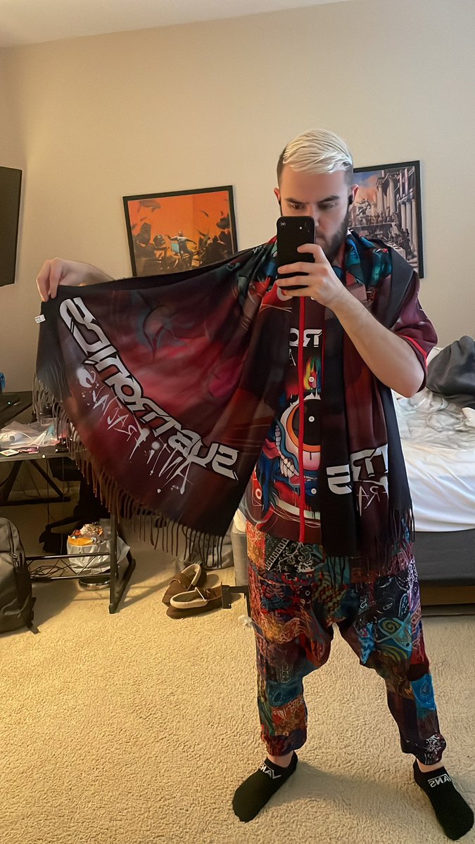 HastroWRLD's tweet image. Just got my new @Subtronics merch! So pumped, the quality is so good. Can’t wait to wear this outfit for when I see him for the third time (in AZ) on his tour. #cyclopsarmy