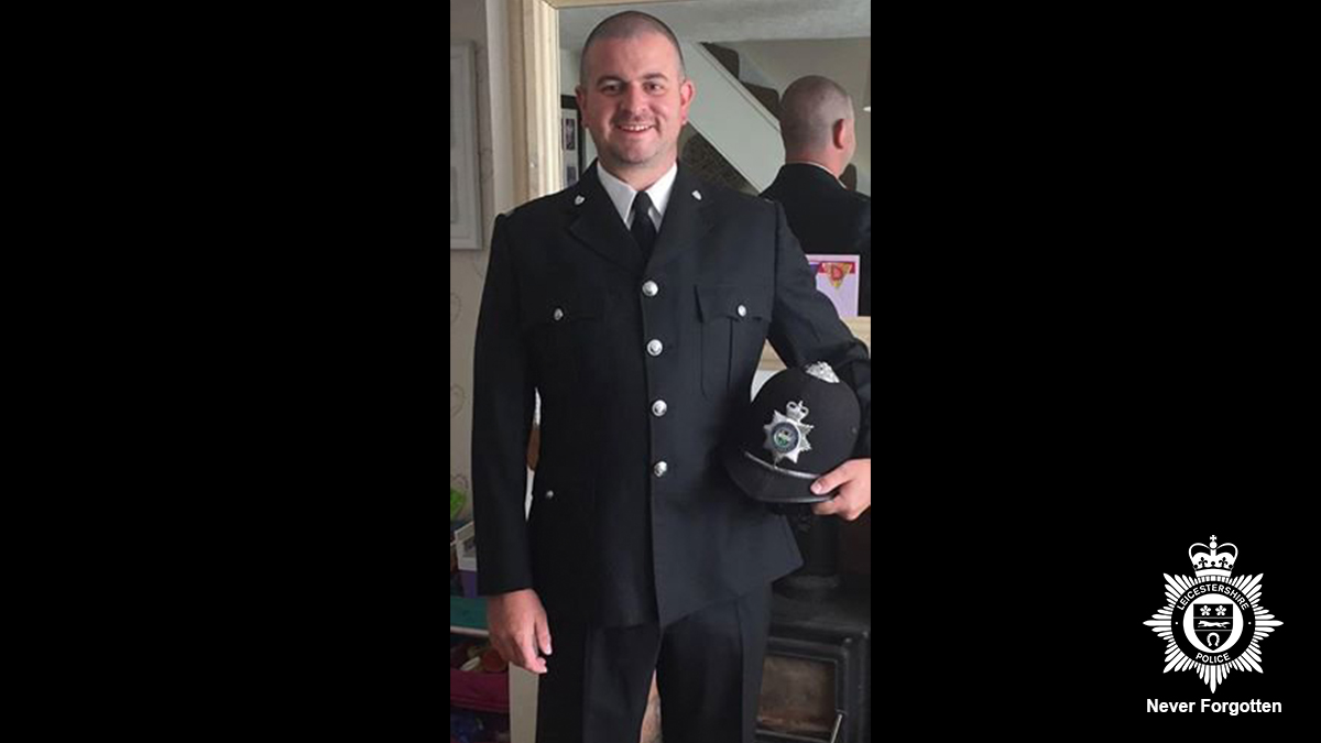 Today we remember PC Austin Jackson who sadly passed away after becoming ill on duty on 16th March 2017, aged 37. Never Forgotten. 🕯️