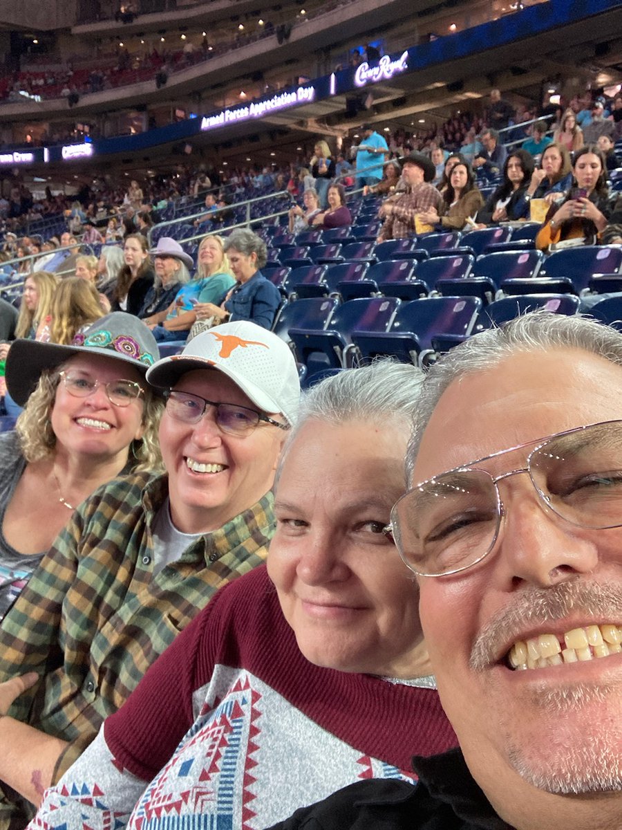 RockportSheila's tweet photo. @RODEOHOUSTON https://t.co/XBHjggthjZ