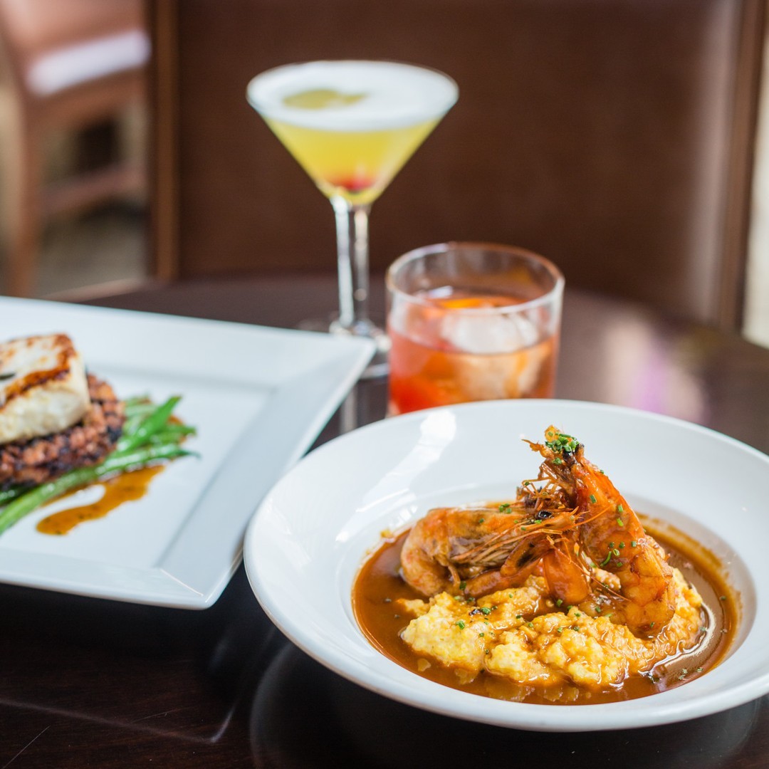 RiverHouseBR's tweet photo. One of #BatonRouge finest steak &amp; seafood restaurants right down the street from River House! 

📸: @stoubes https://t.co/ukXC95phUw