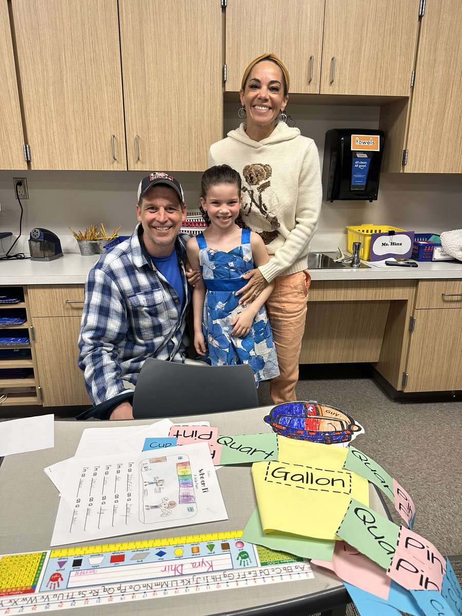 Hferguson28's tweet photo. You can’t hide that @SpradleyElem PRIDE!  Learners Showcase was in full effect @SpradleyElem So many smiling faces! https://t.co/P1F9vz7pm2