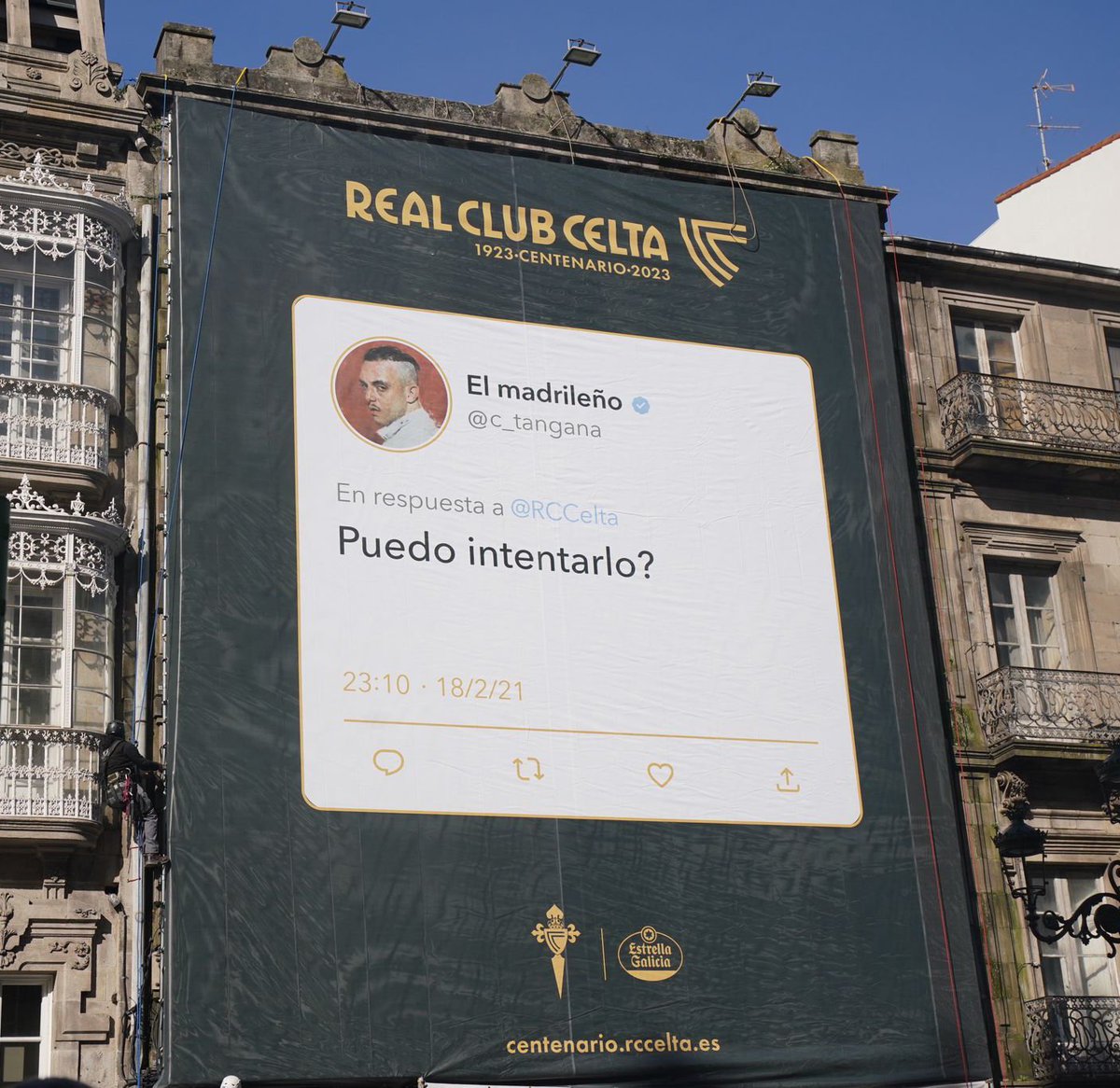 Puchiño (<a href="/c_tangana/">El madrileño</a>) vouche pedir só unha cousiña.

O himno do centenario, pra que sexa NOSO, deberá ser na NOSA FALA, ou nunca será NOSO.
