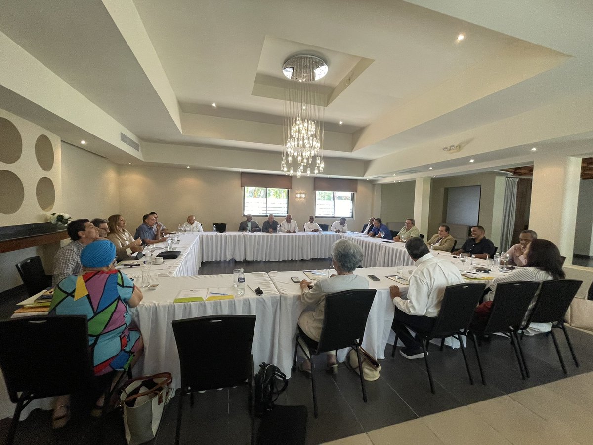 Hoy celebramos nuestra primera reunión de junta directiva, correspondiente a la gestión 2022-2024, donde felizmente iniciamos con la Asesoría del Proceso de Pensamiento Estratégico y Planificación para la provincia Puerto Plata 2023-2027, que conducirá Carlos J. Yunén.