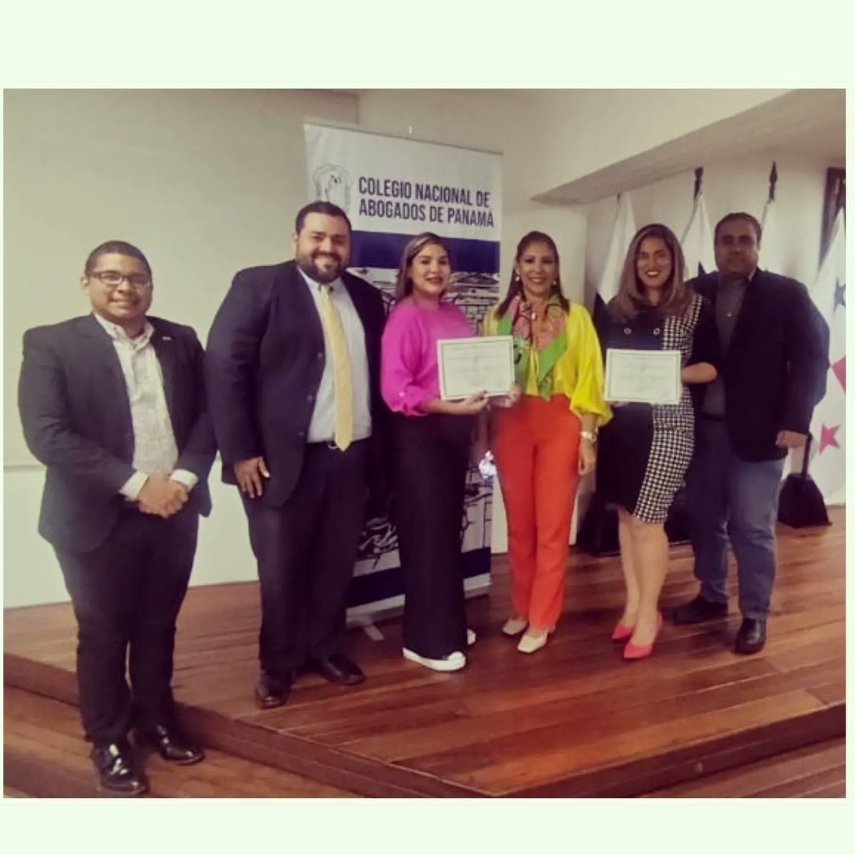 Miguel_DelgadoP's tweet photo. Acompañando a muy valiosos colegas y amigos en sus juramentaciones como nuevos miembros del  @PanamaCNA 

Un honor y orgullo compartir profesión y gremio con personas especiales.

Junto a ellos continuamos construyendo el gremio más sólido, democrático y vigente de nuestro país. https://t.co/8EREty3Qpq
