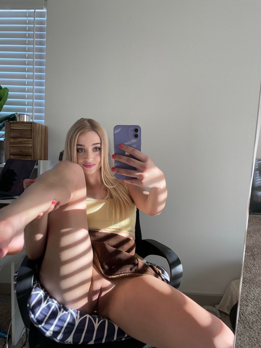 Candylisax's tweet photo. Sending anime nudies to everyone that retweet ❤️

https://t.co/Hv2emc0UyZ https://t.co/GuPzX5ujmN