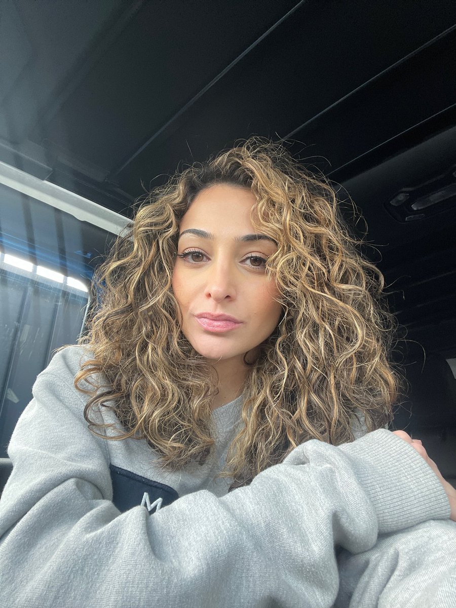 LenaAyad_'s tweet photo. kept my hair natural today and i love it 🫶 https://t.co/xatpOAJO8b