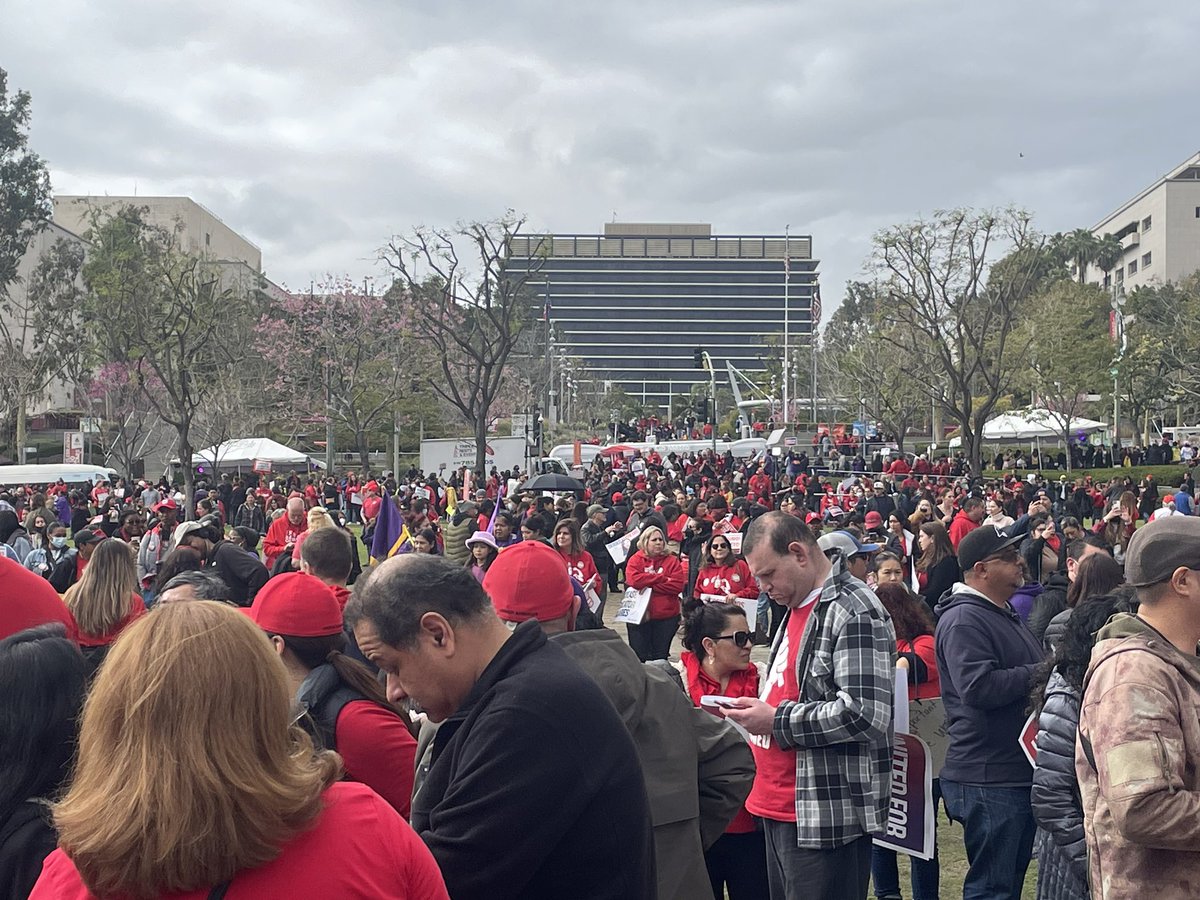 WeAreCTA's tweet photo. CTA President @ETobyBoyd and Vice President @teachergoldberg are part of the crowd growing in front of LA City Hall as @UTLAnow and @SEIULocal99 stand together, United for LA Schools, fighting for the future of our students! #WeAreCTA #United4LA #UTLAStrong https://t.co/4t8Bo9svrV