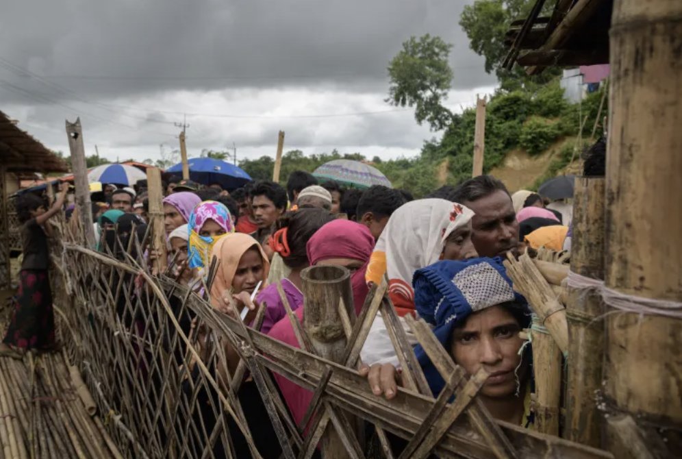 AJEnglish's tweet photo. A delegation from Myanmar is visiting Rohingya refugee camps in Bangladesh to verify a few hundred potential returnees for a pilot repatriation project https://t.co/YY4TGWPPoI https://t.co/AIwdfynUCZ