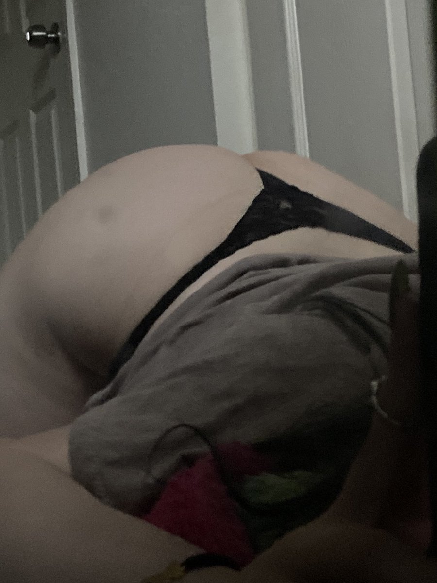 stupidbitch63's tweet photo. Give me attention pervs 😽#nsfwtwt #nsfw #rapebate https://t.co/Am6Imf4cXV