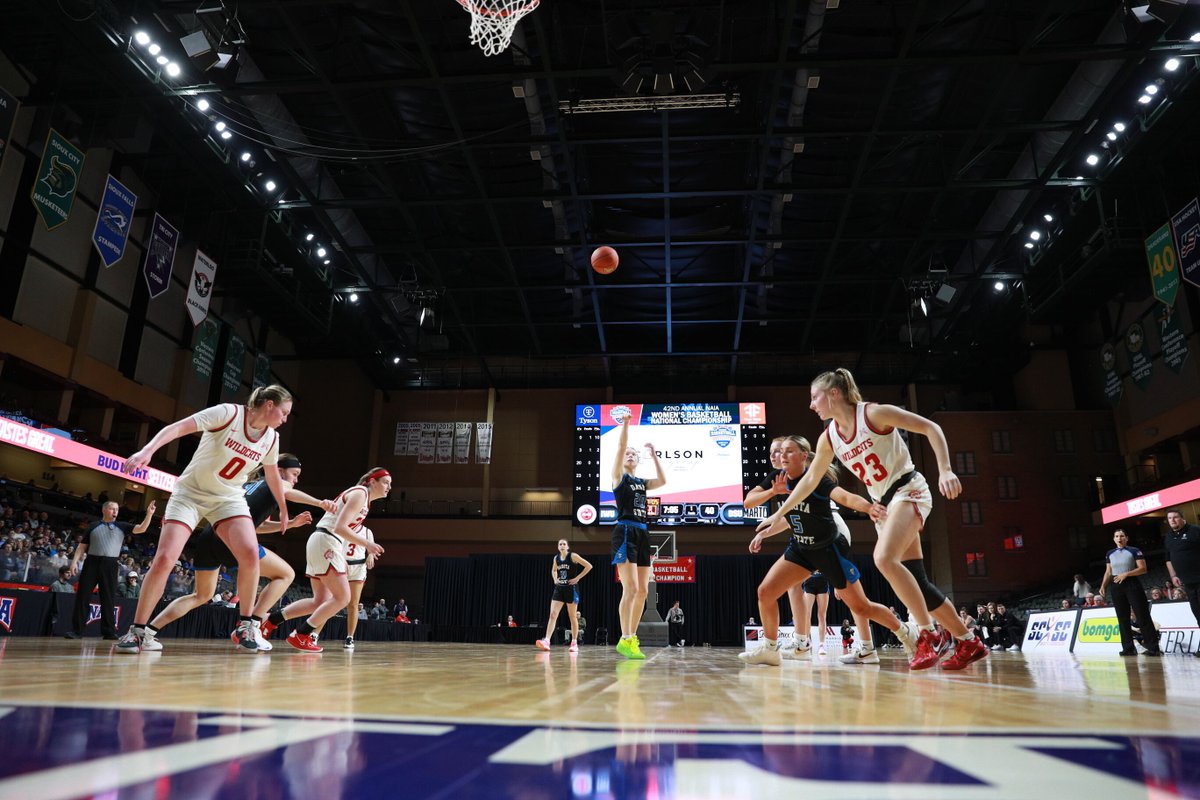 DSU_Athletics's tweet photo. W 🏀 #NAIAWBK Quarterfinals l End 3rd
Trojans close the gap, cut Indiana Wesleyan's lead by 3 points.
DSU looks to make a fourth-quarter push!
#TrojanNation⚔️ #BattleforthRedBanner #LoyaltoBlue https://t.co/tuUot24IuV