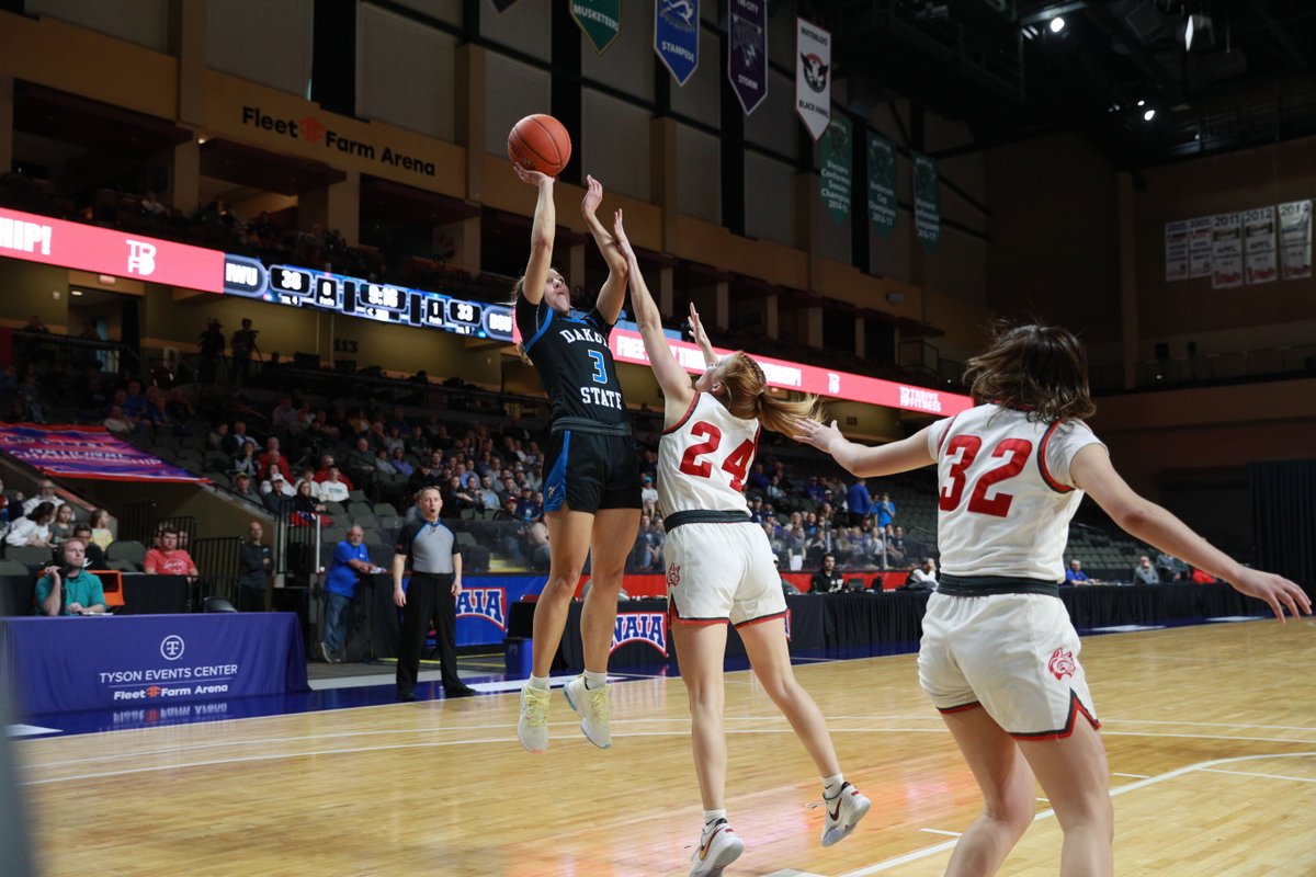 DSU_Athletics's tweet photo. W 🏀 #NAIAWBK Quarterfinals l End 3rd
Trojans close the gap, cut Indiana Wesleyan's lead by 3 points.
DSU looks to make a fourth-quarter push!
#TrojanNation⚔️ #BattleforthRedBanner #LoyaltoBlue https://t.co/tuUot24IuV