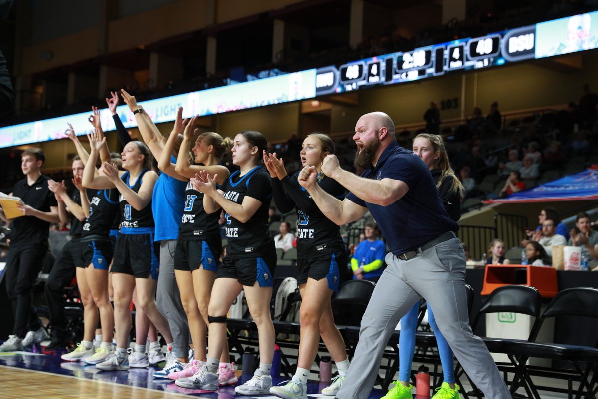 DSU_Athletics's tweet photo. W 🏀 #NAIAWBK Quarterfinals l End 3rd
Trojans close the gap, cut Indiana Wesleyan's lead by 3 points.
DSU looks to make a fourth-quarter push!
#TrojanNation⚔️ #BattleforthRedBanner #LoyaltoBlue https://t.co/tuUot24IuV