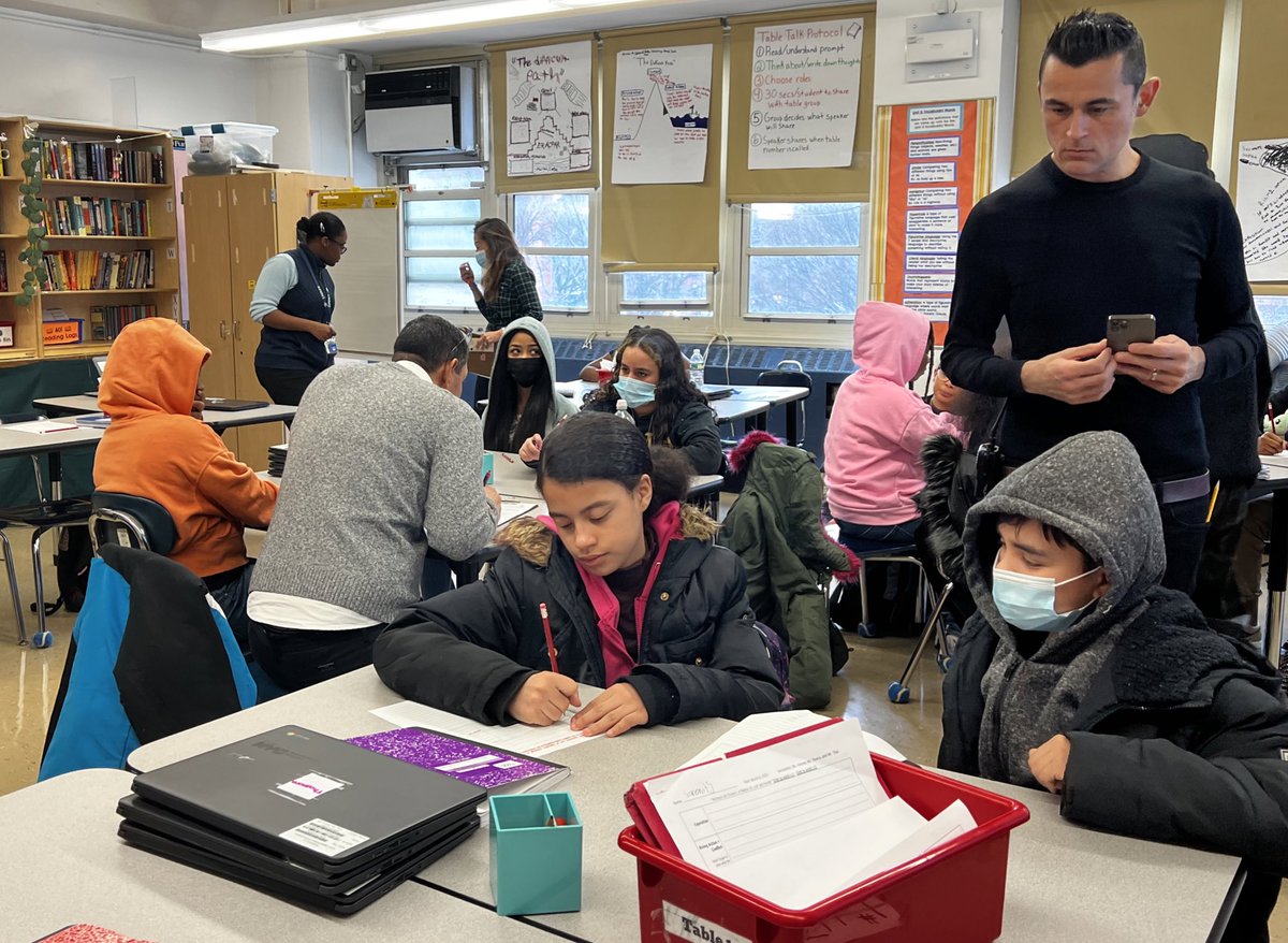 UNMSRocks's tweet image. Thank you, @District1NYC colleagues for joining us today! #unmslearningwalks #togetherwemakethedifference #unmslearns