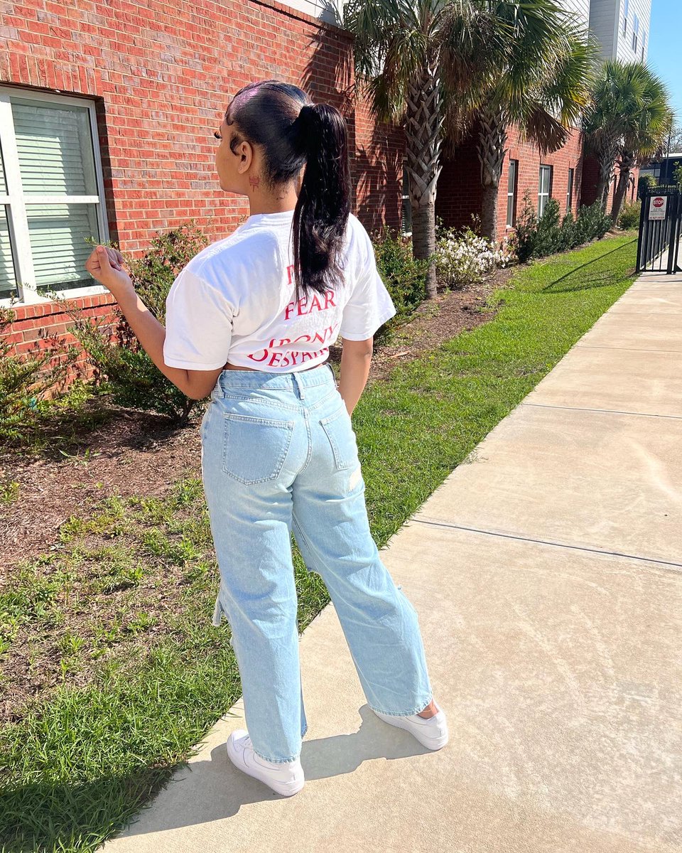 g3minibvrbi's tweet photo. back turned pic thread? https://t.co/2jHpYKc1ZT