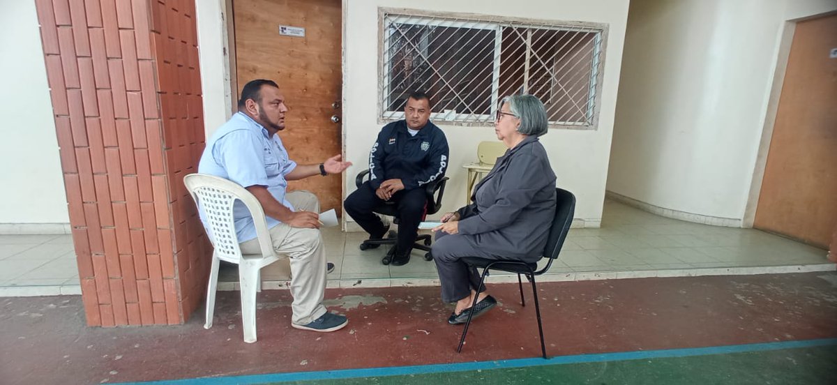 CARLOSMANLEAL's tweet photo. #15Mar | Reunión de la comisión permanente de seguridad ciudadana del @concejolags, con @Impol_Lags y @UNIOJEDA, estructurando cursos de formación en materia de derechos humanos para los funcionarios de la policía municipal.
#CiudadOjeda
#Lagunillas
#GestionyCompromiso https://t.co/cVKbvSIgFB
