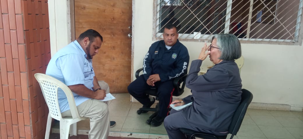 CARLOSMANLEAL's tweet photo. #15Mar | Reunión de la comisión permanente de seguridad ciudadana del @concejolags, con @Impol_Lags y @UNIOJEDA, estructurando cursos de formación en materia de derechos humanos para los funcionarios de la policía municipal.
#CiudadOjeda
#Lagunillas
#GestionyCompromiso https://t.co/cVKbvSIgFB