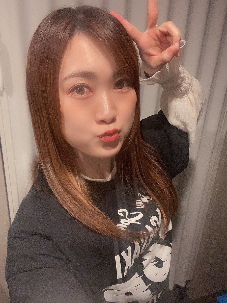 TakeMi_0814's tweet photo. 昨日は #尼崎Scope さんにて #DJBarScope ありがとうございました🌻
色んな名曲がいっぱい流れてて、DJさんはやはり凄いなと感じた素敵な夜でした✨
いつでも無茶ぶりに対応出来るように、ダンスの練習もしようと思います！！⇽
#世史久 さんいつもありがとうございます❣️ https://t.co/IjeW6cBE07
