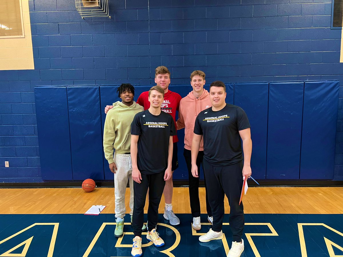 Arsenal Hoops (@arsenalhoops) on Twitter photo Love when the Alums come back to see us and the new wave of players! <a href="/isaiah_esker/">Isaiah Esker</a> (2020) <a href="/andrew_young34/">Andrew Young</a> (2022) & <a href="/_nicklewis35/">Nick “ten” Lewis</a> (2023) can’t forgot <a href="/evan_asleson/">Evan Asleson</a> (2019). Love when the Alums come back to see us and the new wave of players! <a href="/isaiah_esker/">Isaiah Esker</a> (2020) <a href="/andrew_young34/">Andrew Young</a> (2022) & <a href="/_nicklewis35/">Nick “ten” Lewis</a> (2023) can’t forgot <a href="/evan_asleson/">Evan Asleson</a> (2019).