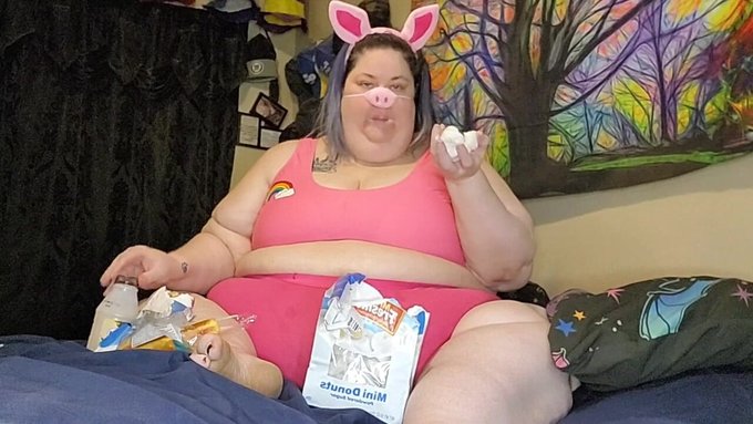 📢Introducing my new video!🎥  🤩 Big fat piggy stuffing and oinking 🤩  👉https://t.co/0V74V5eShO👈  @faphousecom<a href="/tag/lingerie"class="tags"><span>#lingerie</span></a><a href="/tag/brunette"class="tags"><span>#brunette</span></a><a href="/tag/ssbbw"class="tags"><span>#ssbbw</span></a><a href="/tag/amateur"class="tags"><span>#amateur</span></a><a href="/tag/foodfeti"class="tags"><span>#foodfeti</span></a>