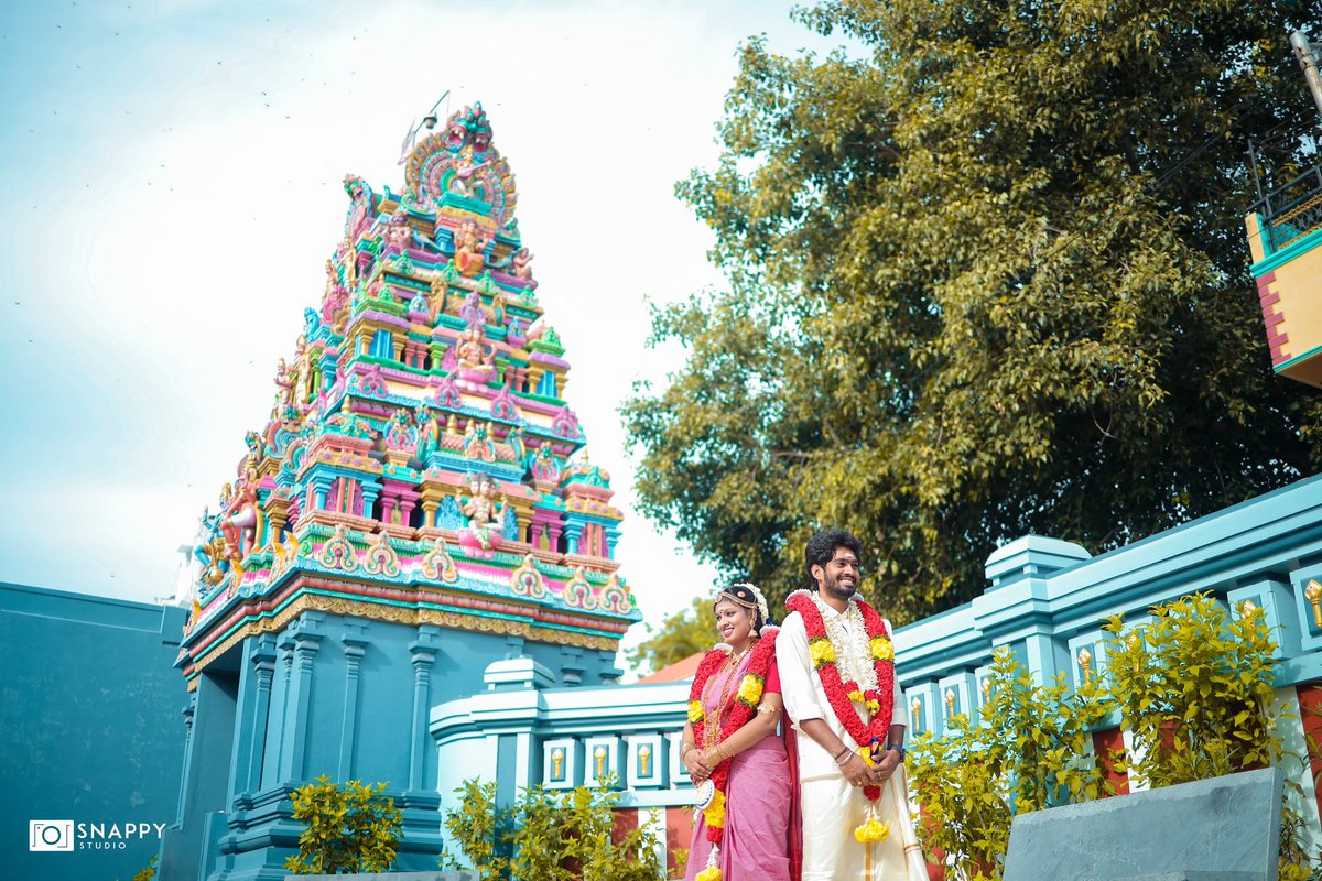 SnappyStudio1's tweet photo. To love and be loved is the greatest blessing of all ✨

For packages &amp; offers

Contact- +91 9080663266

Follow us - @SnappyStudio1 

#wedding #WEDDINGPHOTOGRAPHY #love #Tamil #Temple #candidshot #Chennai https://t.co/thLlgbDnHu