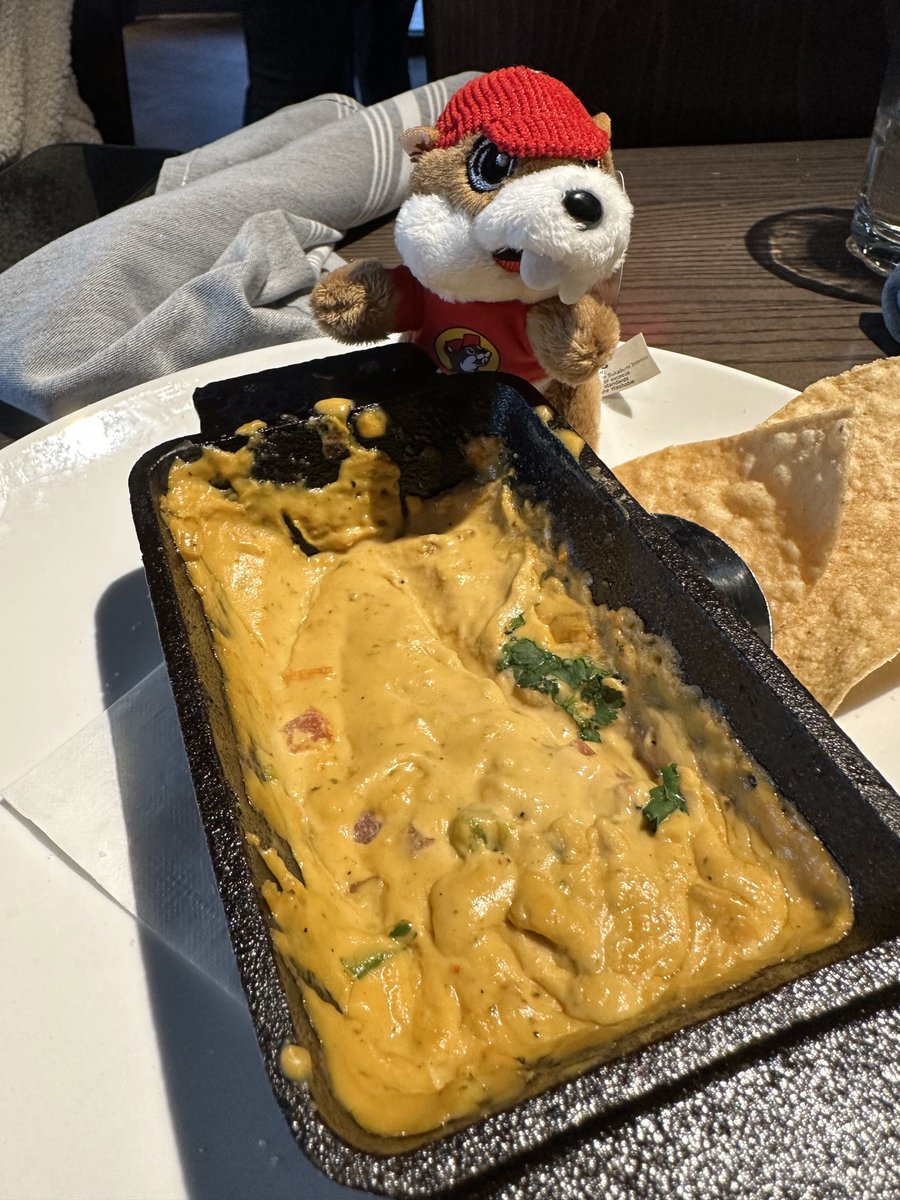 toadcola's tweet photo. Got a new friend from @ChillWookie to take to the show, but I fear he may have overindulged at dinner.
#BuceeBeaver Wake up! wake up! @bucees
#DREAMCATCHER🔮#드림캐쳐🔮
#DreamcatcherinIrving #DreamcatcherinDallas #DreamcatcherinTexas
#DreamcatcherReasonMakes https://t.co/E1JUix0grn