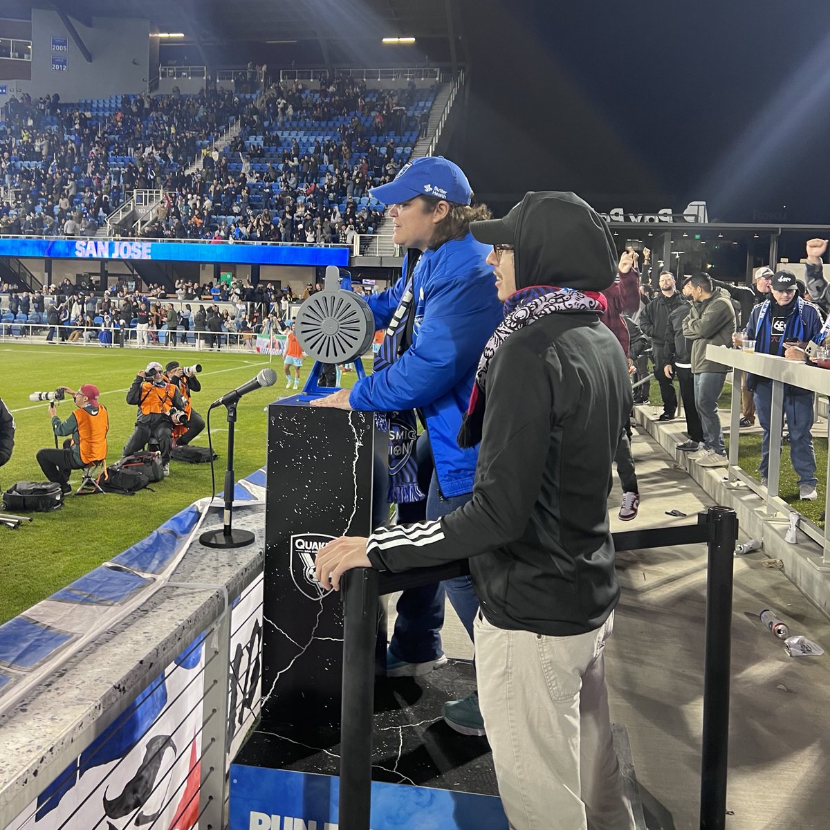 Saturday’s siren ringer was our President, Crystal. On Monday, she celebrated 3 years of being a lung cancer survivor. As a stage 4 patient, she is on treatment for life, sometimes having infusions on game day. 

We’ll be thinking of you this week as you have your scans. 💙🖤