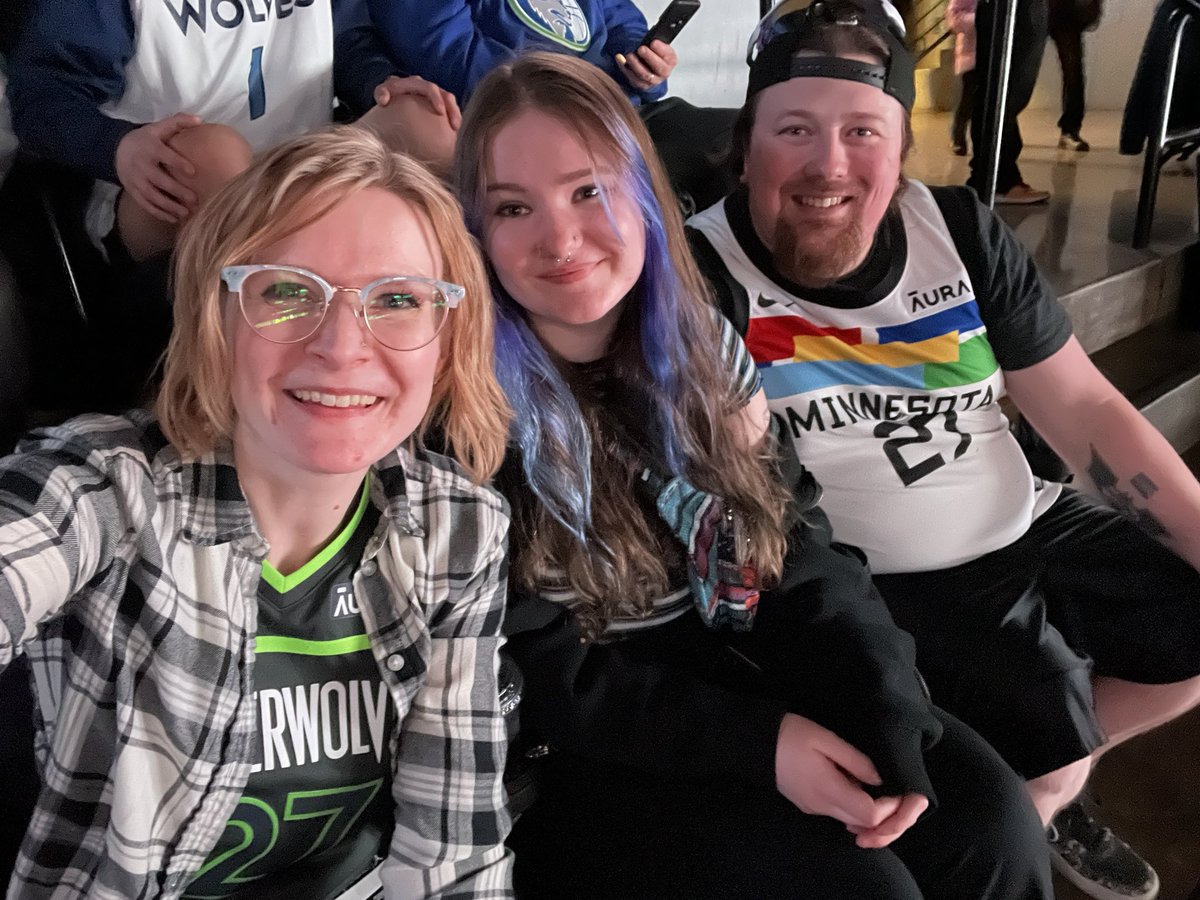 HBirk16's tweet photo. #packpix #MinnesotaTimberwolves https://t.co/XlO0Gx0slN