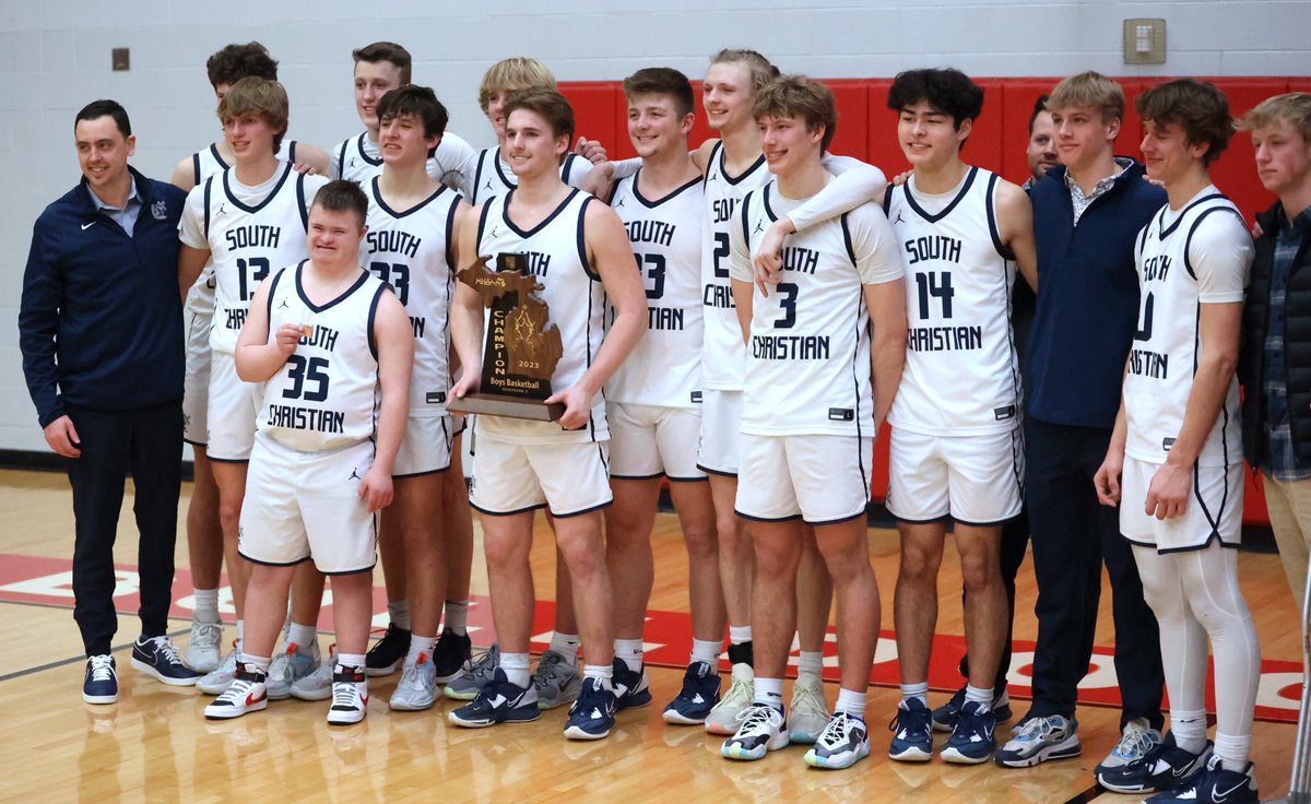 Final: South Christian 82, Hamilton 47 in a Division 2 Regional. First regional title for South since 2019. 
Jake Vermaas 28 points, Jake DeHaan 24, Carson Vis 9 for the Sailors (23-3).
Justin McIllwain 14 for Hamilton (22-4).