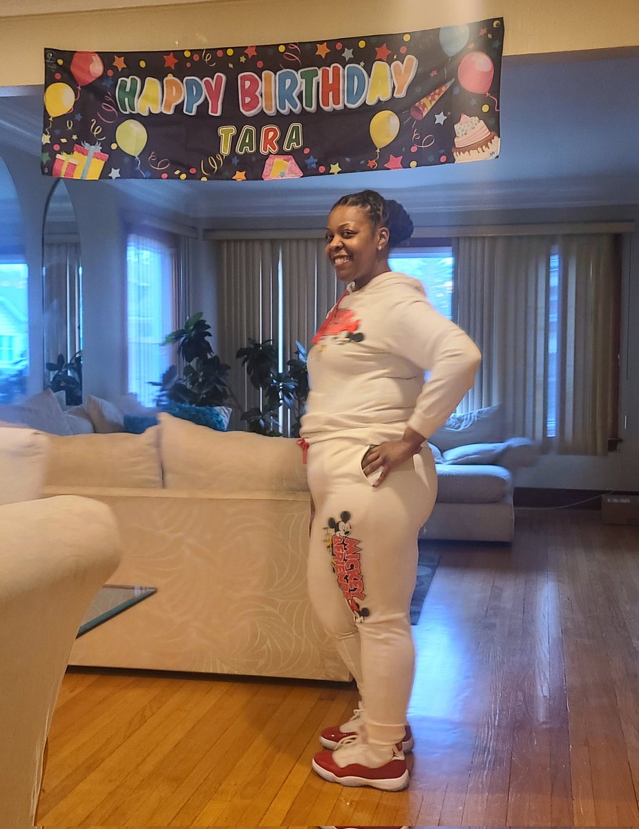 FeistyTara's tweet photo. Definitely blessed and grateful for another year of life... #hello36 #315 #80sbaby #piscesQueen https://t.co/aYDHfWzStn