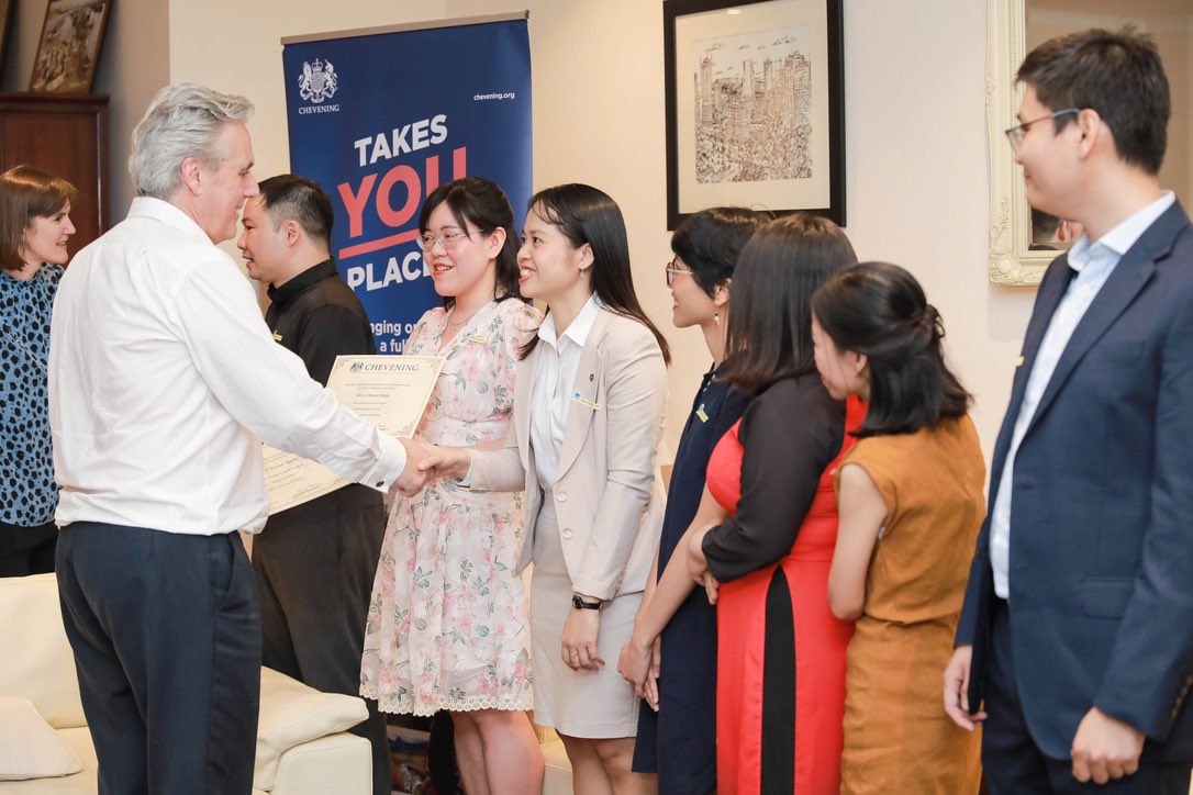 Chevening adventure: doctor 🔛MSc @OxIHTM 🔜 clinical researcher 🩺💊🧬🦠🔬Thank you 😇 @CLThwaites @CheveningFCDO @UKinVietnam @OUCRU_Programme