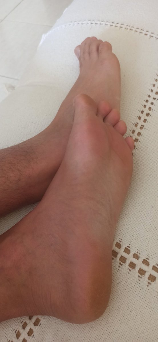 BoyFeet42's tweet photo. @goddesssnowtoes 🦶🏽👣 https://t.co/Chcv3oRJxo