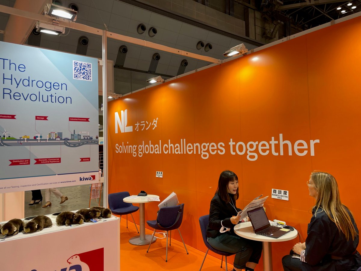 NLinJapan's tweet image. Welcome to Japan @LSchreinemacher and all the companies joining the trade mission! Today, a visit to the #WorldSmartEnergyWeek at #TokyoBigSight awaits.