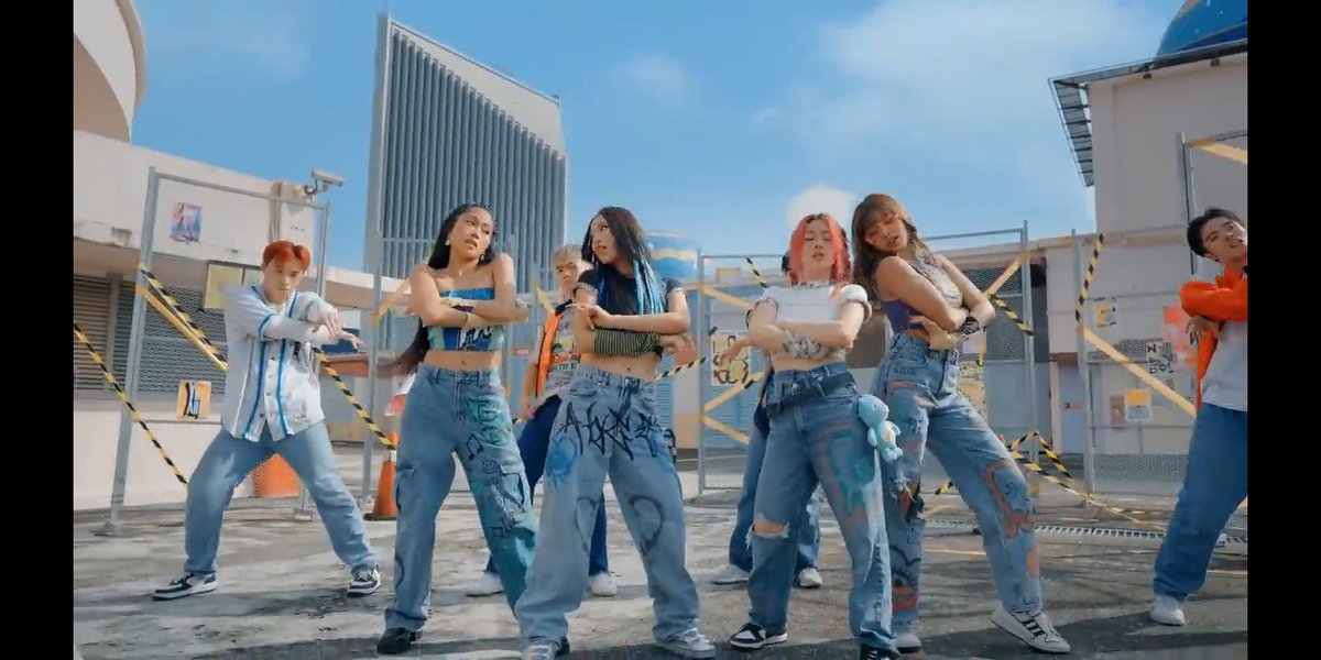 NashaSalha's tweet photo. Part yang ni Slay Vibe🔥🔥🔥🔥😍😍😍😍. Keep Stream 
#TaSya #SanGel 
STREAM LOOK AT THIS
#LookAThis #DOLLA_LAT
#DOLLA
https://t.co/FD3Jlb1SGd https://t.co/HlgZwJWmW6