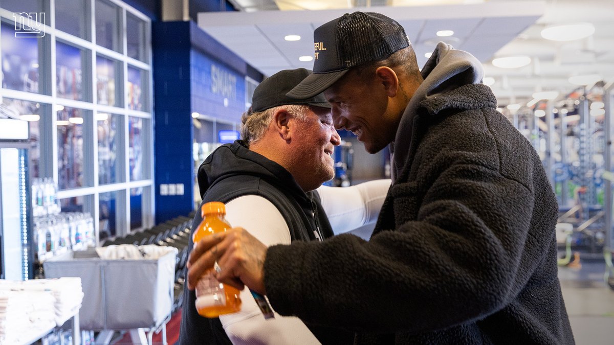 Giants's tweet photo. All smiles around here 😄 https://t.co/HEdzywSwhF