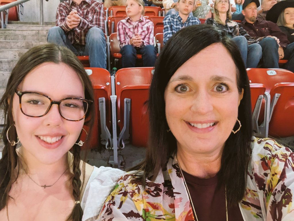 CriswellGinger's tweet photo. #RODEOHOUSTON https://t.co/6P8fB69aXx