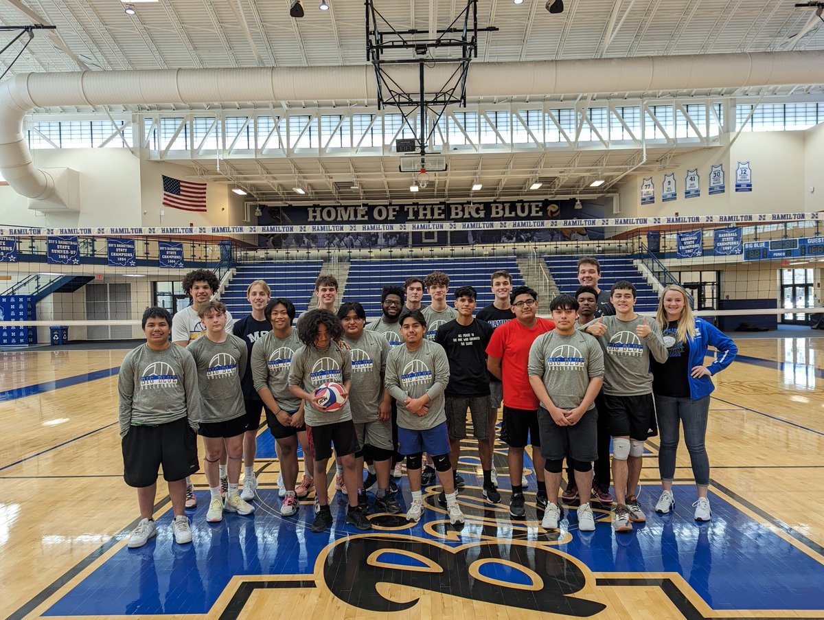 BigBlueVB's tweet photo. 2023 Alumni Game! ✅ Thanks to some former Big Blue Men’s Volleyball players for stopping by today! Looking forward to opening the season on Saturday. 💪🏻 #HamiltonProud #BigBlueVB https://t.co/YOwQj4NnFH