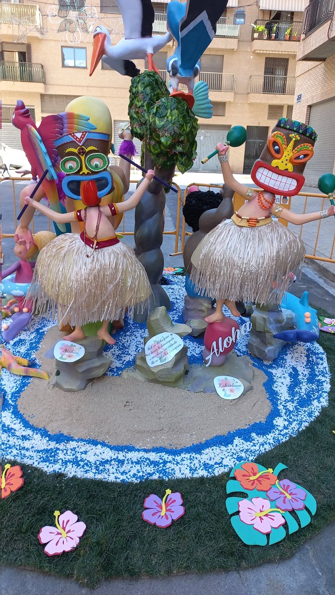 FallaBSR's tweet photo. 2on. Premi d'Ingeni i Gràcia de la Secció 10
#FallaBSR #Falles23 #JuntsMolemMes #TenímPalet https://t.co/3iK06Zc7ba