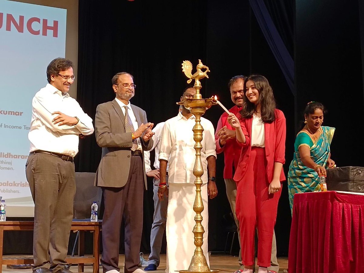 digitalbarath's tweet photo. Happy to take part in the launch of Whiz Kids. 💫

Happy to be featured as one of the young achiever in the book. ✨

Thank you #HasiniLakshmiNarayan https://t.co/s9Snus2Yui