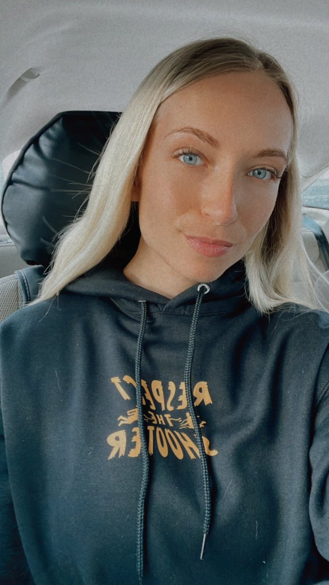I think this might be my fave hoodie yet 👀 @TheWarriorsTalk #RespectTheShooter #gravity #CurryGravity