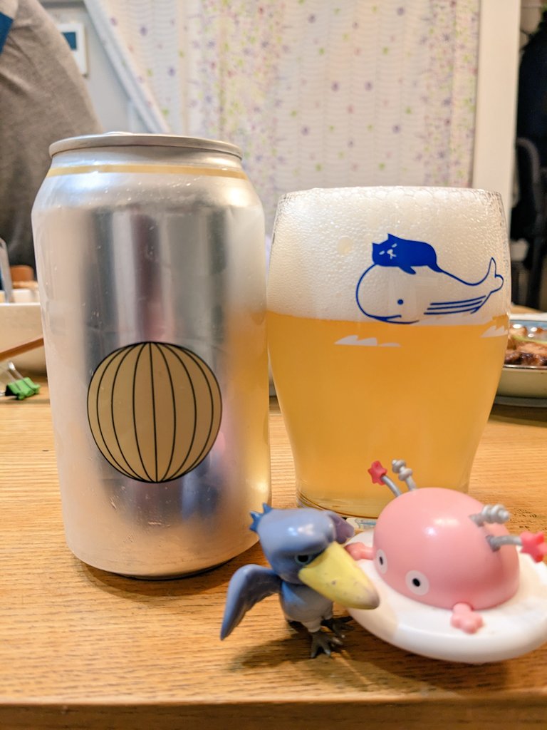 harusaku1974's tweet photo. 昨夜のビール🍺
33Acres
Dryhopped Pilsner

華やかな香り
飲み口軽く後味もクリア

旨し！

イラストは…玉ねぎ？
#33Acres #Pilsner #クラフトビール https://t.co/P8c347gu7r