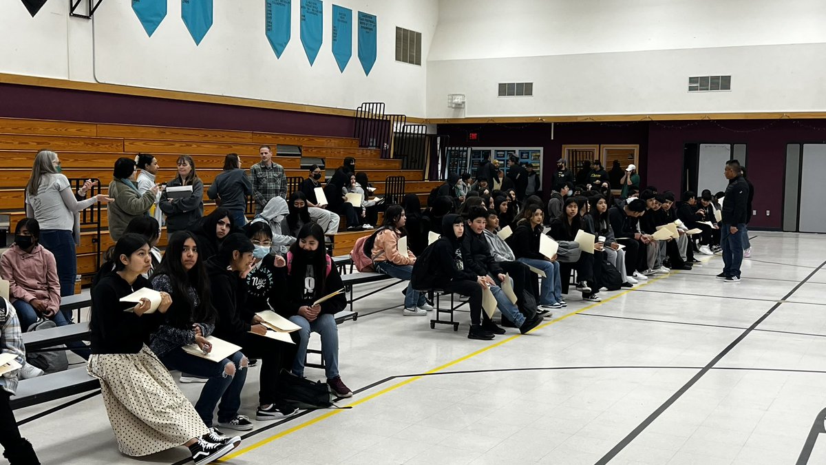 PVUSDTeachLearn's tweet photo. Lakeview Middle Eagles &amp; Pajaro Middle Panthers are AMAZING! Students &amp; staff coming together as two schools in one COMMUNITY. @PajaroValleyUSD Maintenance &amp; Ops Dept MADE IT HAPPEN! Together with PRIDE! #pajarostrong @mlrod32 @AguerriaLisa https://t.co/H1qYaeIZWs